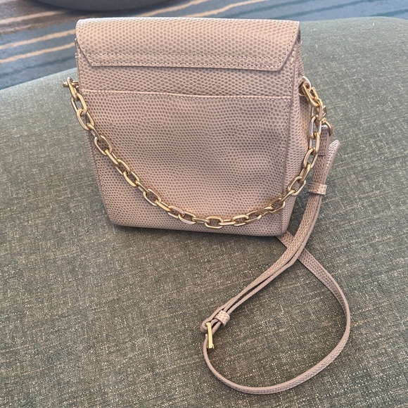 Eric Javits Chic Gray Crossbody Bag - Picture 2 of 4